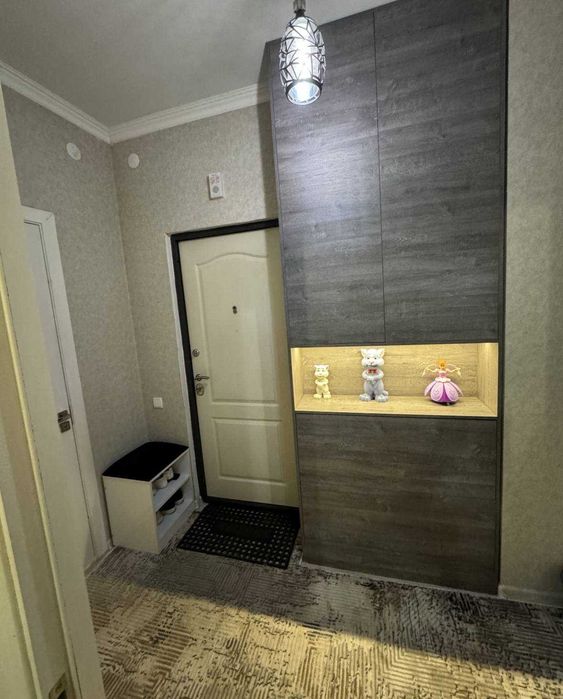 Яшнабод 2 хонали квартира сотилади 1-етаж