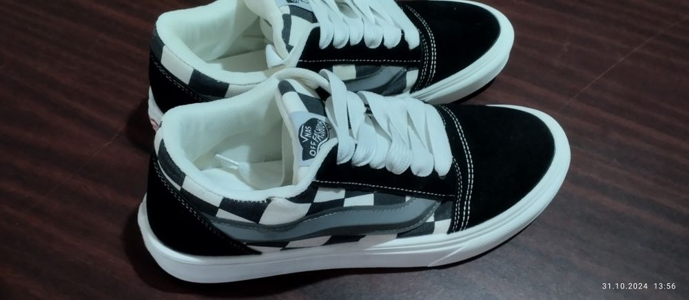 Мужские кроссовки