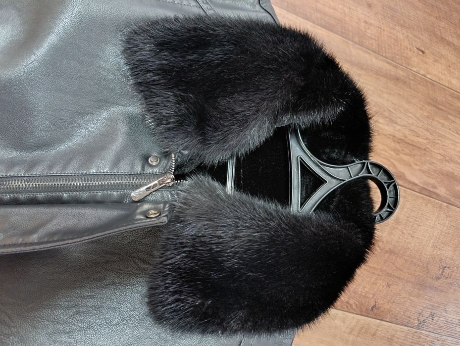 Продам новую куртку.