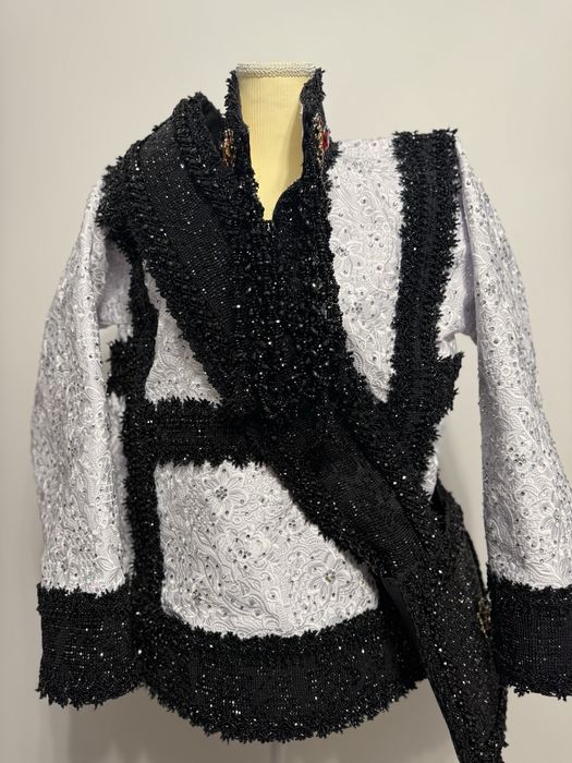 Costum de barbați oșenesc de vânzare