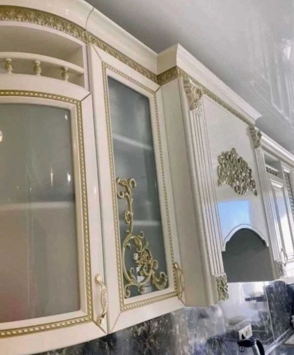 Продам кухонный гарнитур вместе с техникой.