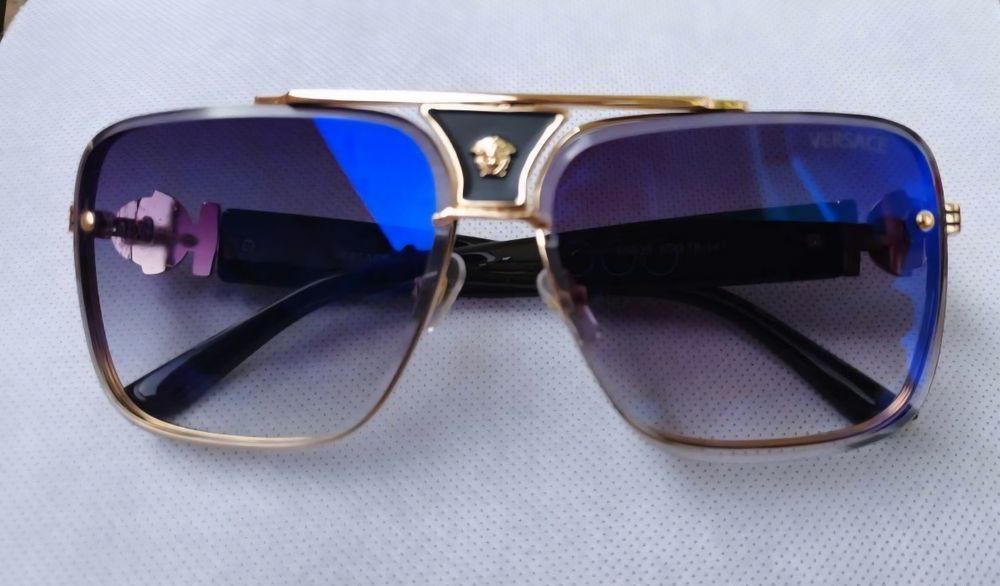 Set ochelari de soare Versace Blue.