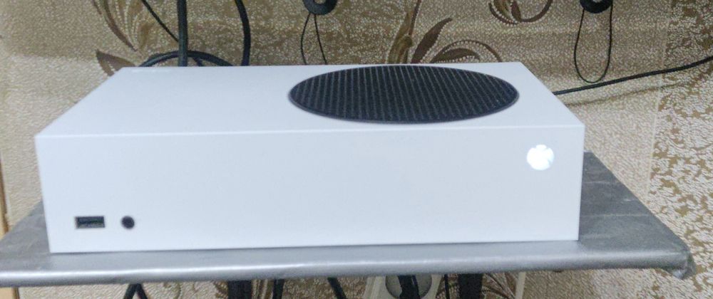 Продам x box series S 512 gb
