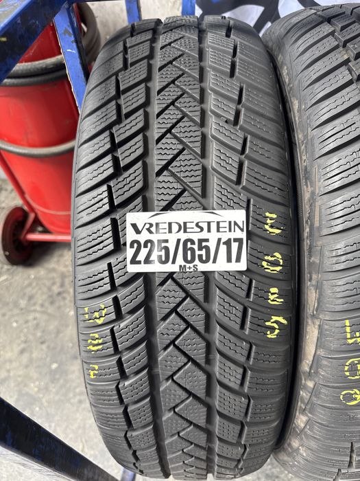 225/65/17 Vredestein M+S