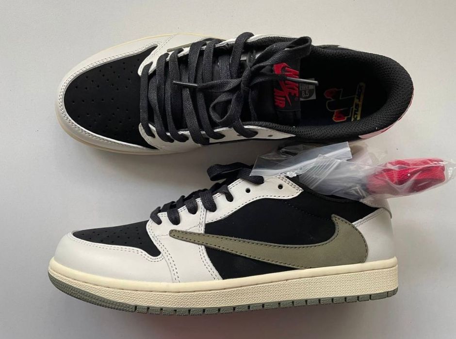 Фирменные кроссовки