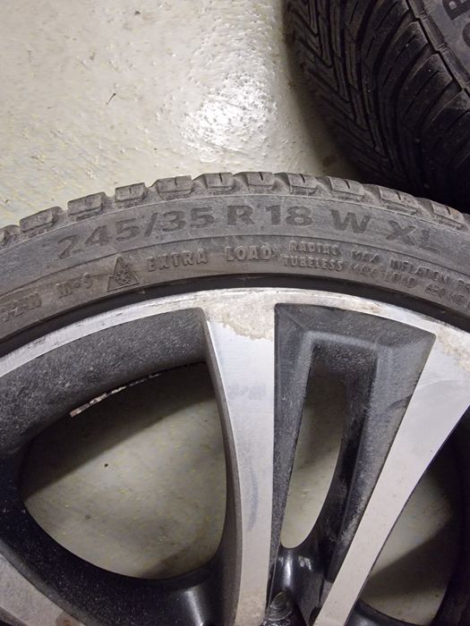 Roți BMW cu anvelope Continental. 18 Inch