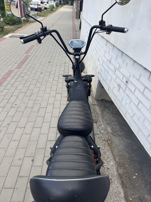 Vand scuter electric fara permis  , folosit 3 luni.tel. 0747863138