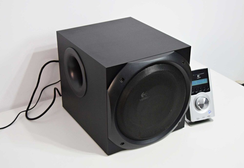 Subwoofer Logitech Z5500, sistem activ