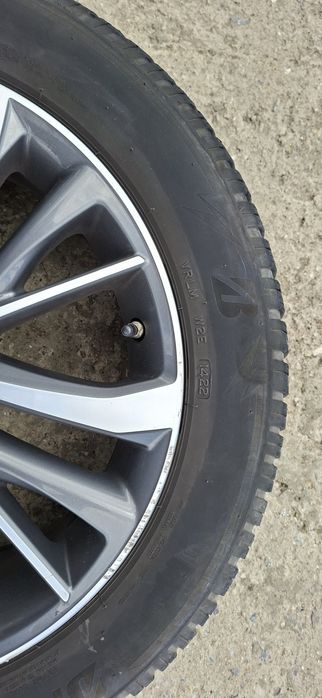 Гуми Зимни 215/55/17 Bridgestone Blizzak 4бр.