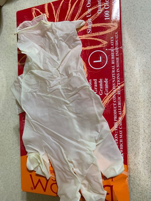 Новые в упаковке перчатки