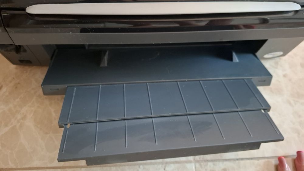 Продавам принтер Epson