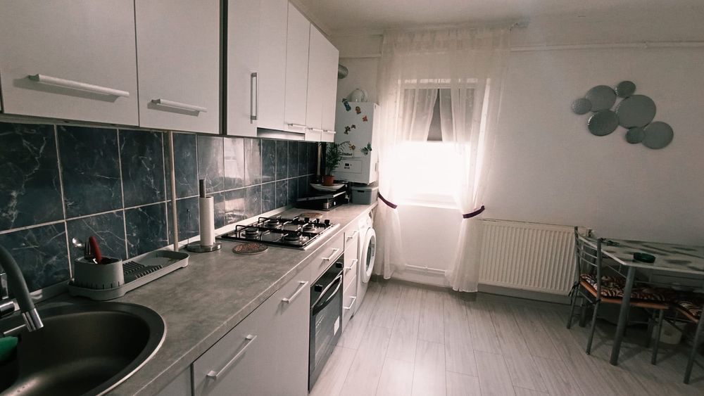 Apartament de vânzare Râmnciu Sărat Toamnei - Piața Centrală