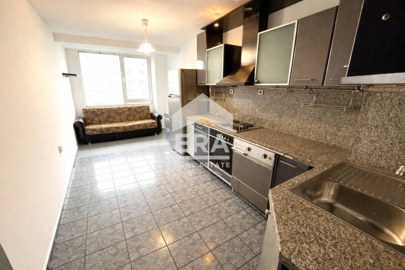 Продава се Тристаен апартамент в Бургас, Възраждане - 82 кв.м за 871 €/кв.м - Снимка #5