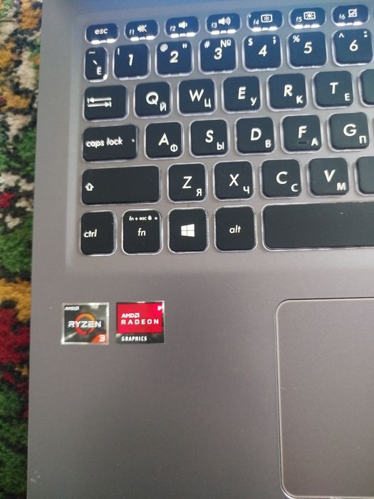 Noutbok asus ryzn 3