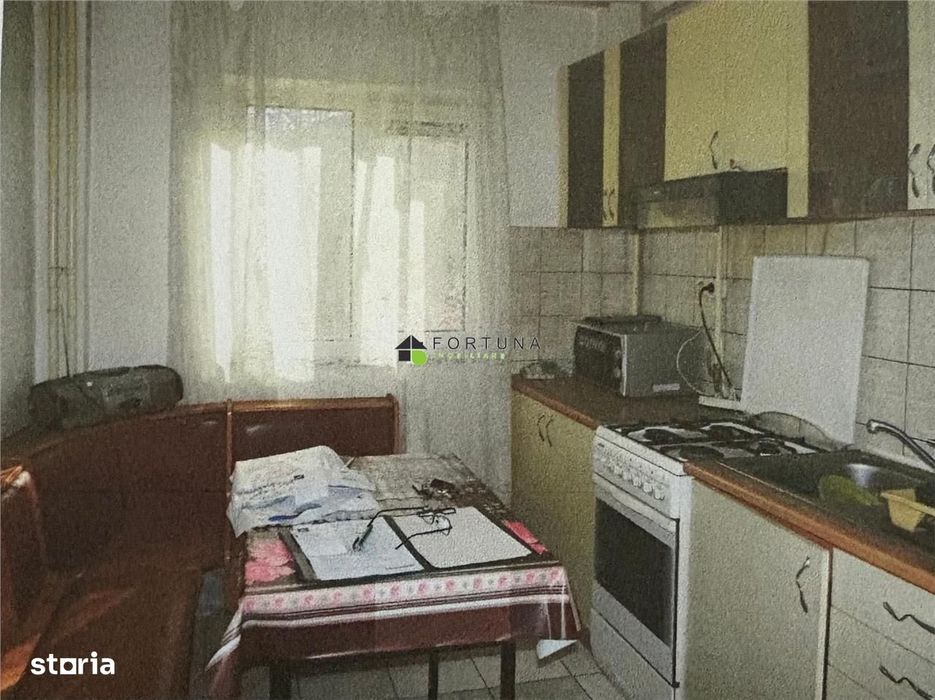 Apartament  Calea Bucuresti Zona Judetean  Decomandat