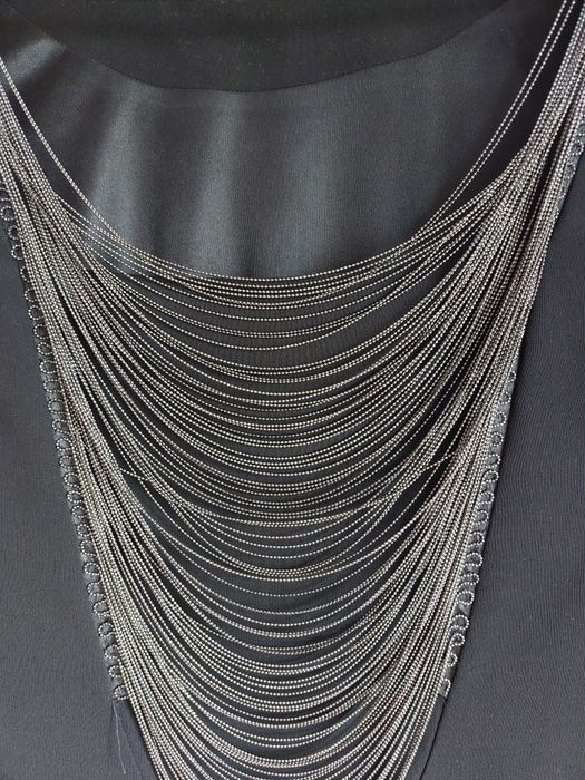 Черна дамска рокля "Danini" с красив гръб