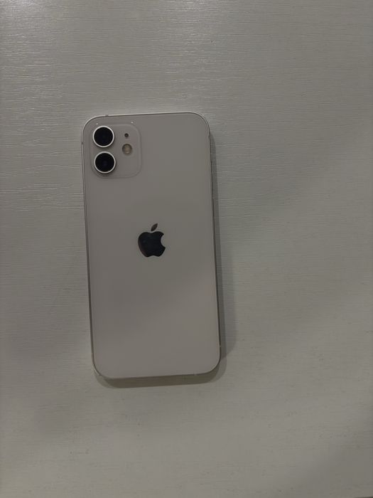 Продам айфон 12 на 64 гб