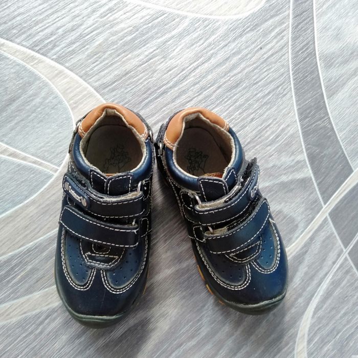 Продам ботинки на мальчика