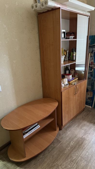 Писменный стол и шкафы