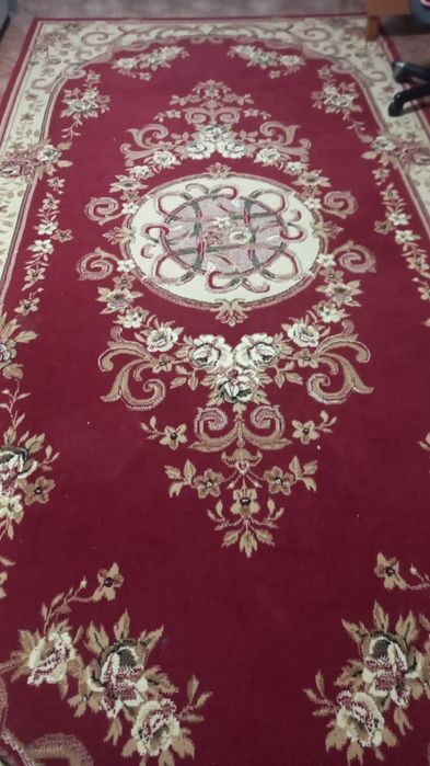 Продам  ковер 2/3 размер и 2/4