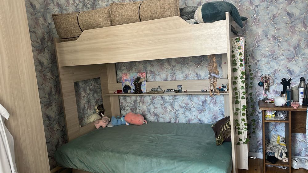 Продам б/у Кровать-диван