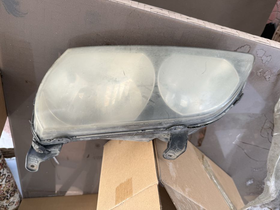 Фары toyota ipsum 1996