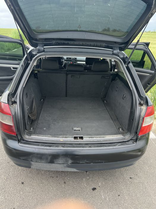 AUDI A4 2004 — imagine 4