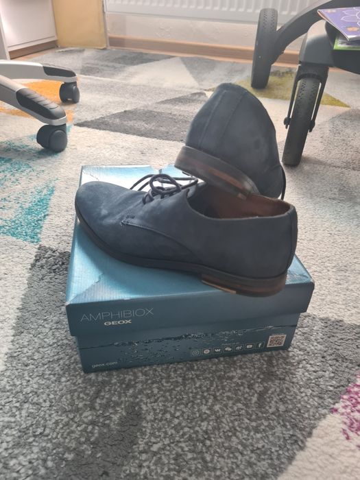 Pantofi de piele intoarsa
