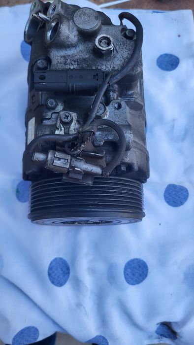 Компресор Климатик БМВ Ф01