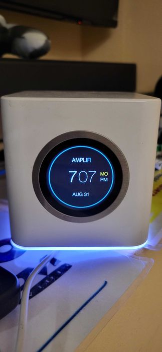 Router wireless cu MeshPoint Ubiquiti AmpliFi HD AFi-HD, 450 Mbps1300 Mbps, 2.4  5 GHz, 5 porturi, ecran tactil fuctional