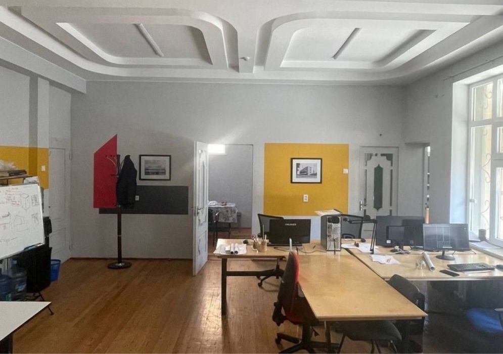 Аренда под офис 72м2 Лабзак! 3 комната Вдоль Дороги! Без Мебель 1000$