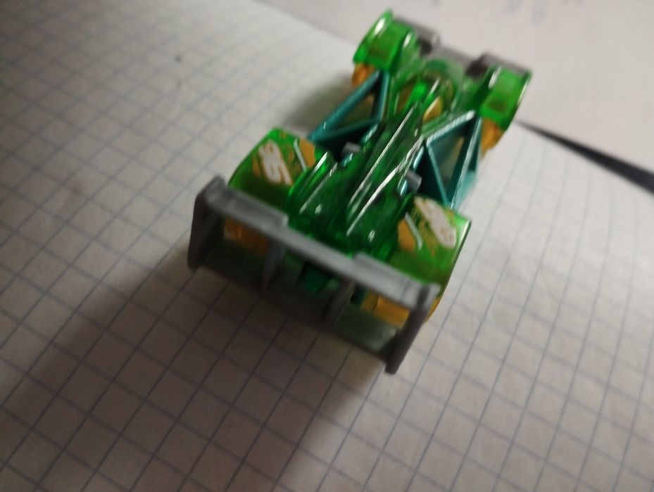 Продам хот вилс dtx08