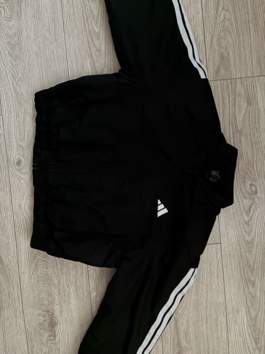 Дамско яке/бомбър Adidas