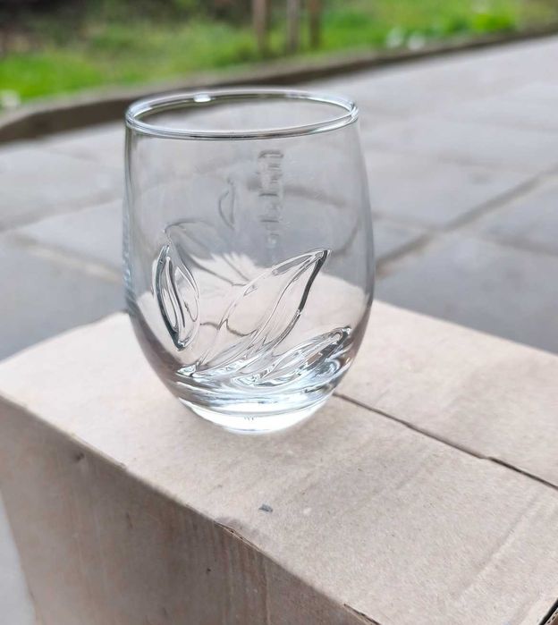 чаши Кока-кола, Капи и Банкя