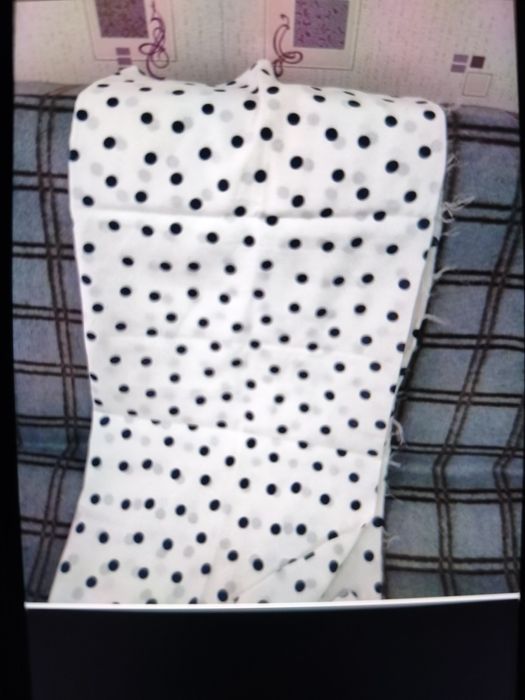 Отрезы ткани разных размеров и текстур