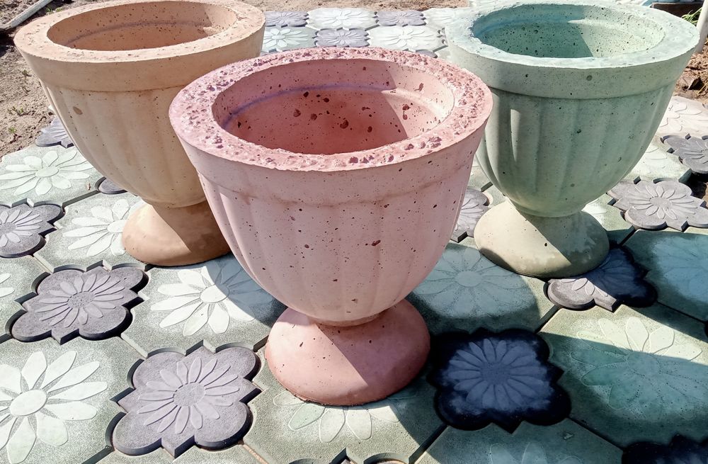 Розы,цветы,петунья,вазон продам вазоны