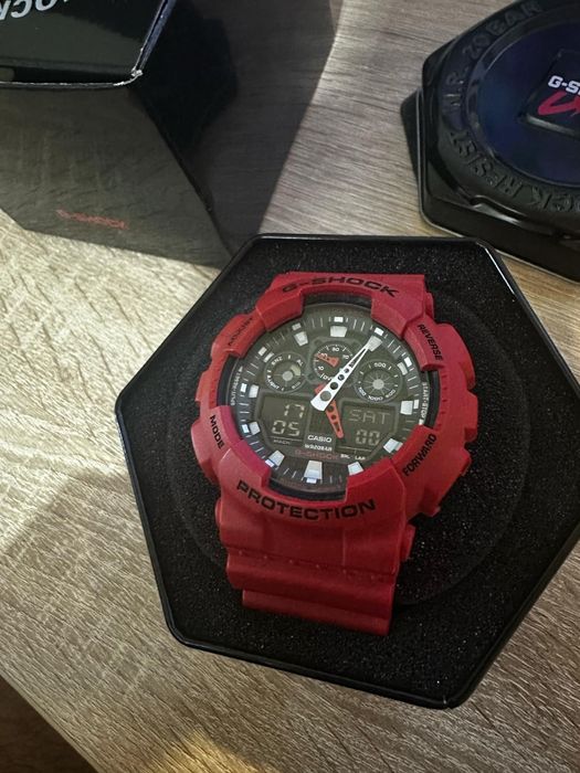 G-SHOCK Casio- Red