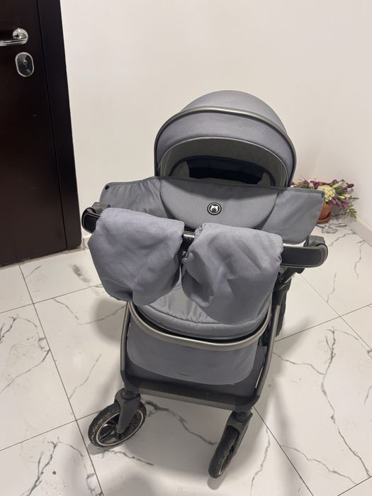 Продаю коляску 25.000