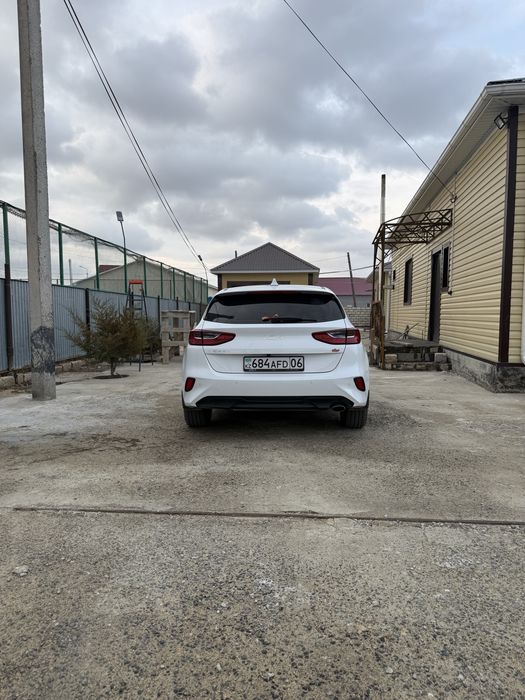 Продается машину Kia Ce’ed