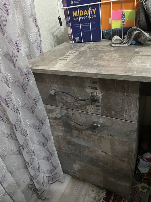 Двухърусная кровать , шкаф ,стол