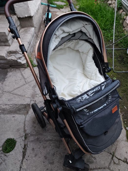 Продам коляску 0+