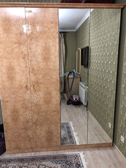 Продам спальный гарнитур