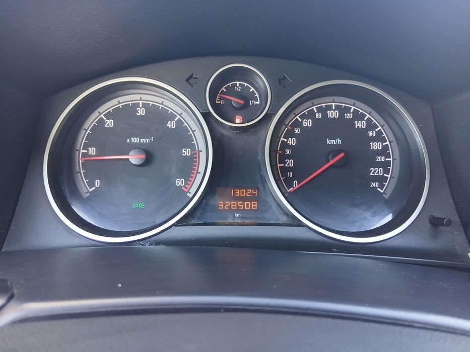 Опел Астра GTC 1.7 CDTI