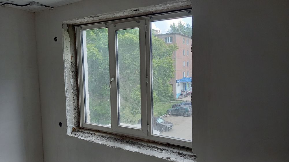 Окно пластиковое б/у 140x170