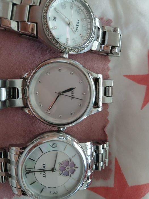 Vand 3 ceasuri dama : tissot automatic,fossil analogic