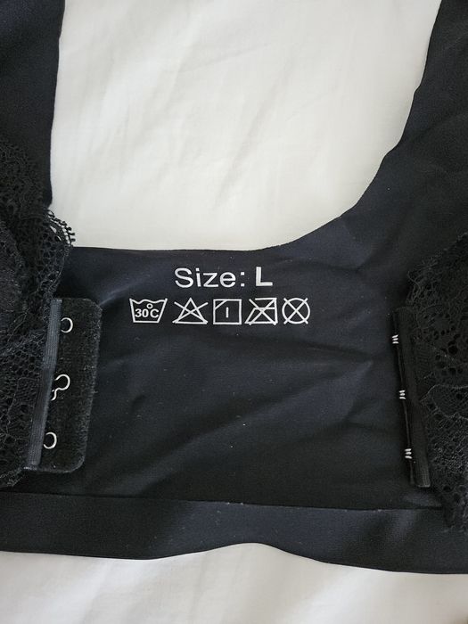 vând set de 2 sutiene cu închidere în față, tesătură respirabilă, L