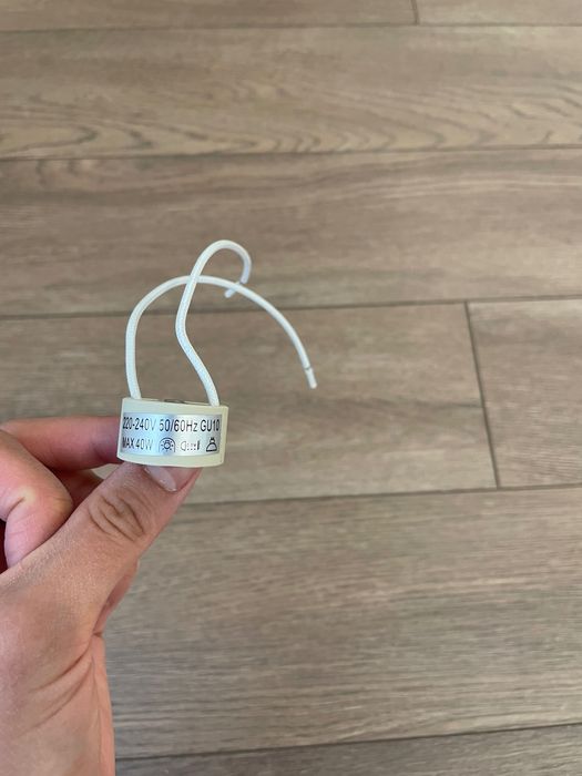 Патроны цоколь GU 10 для лампочек в софиты