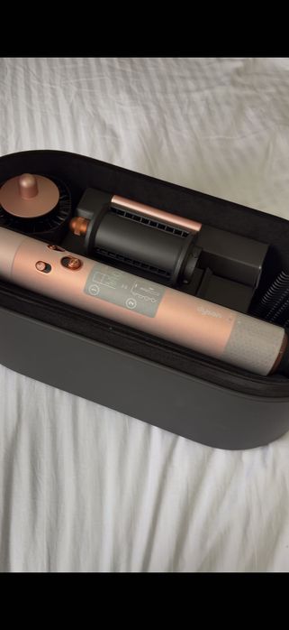 Маша Dyson HS08 Airwrap