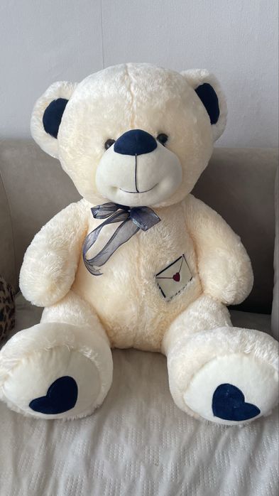 Голямо плюшено мече