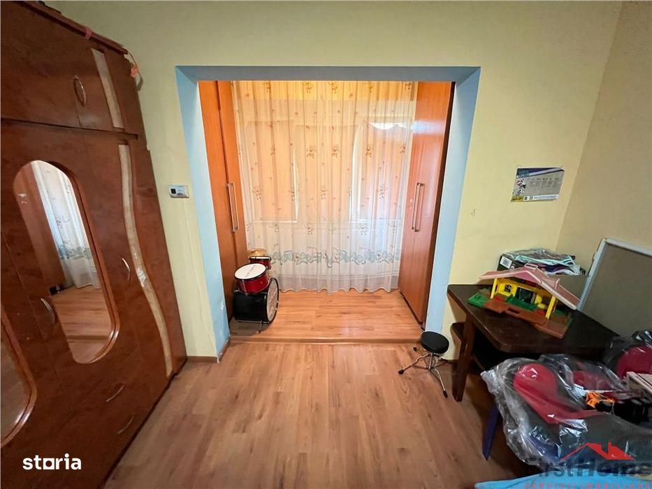Apartament 2 camere, hol patrat, logie + balcon, zona Razboieni